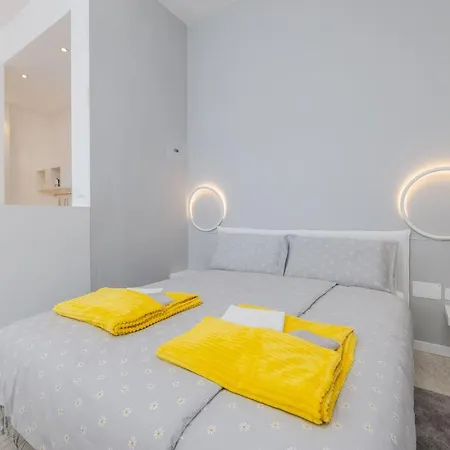 Homestwenty3 - Eleven Apartman