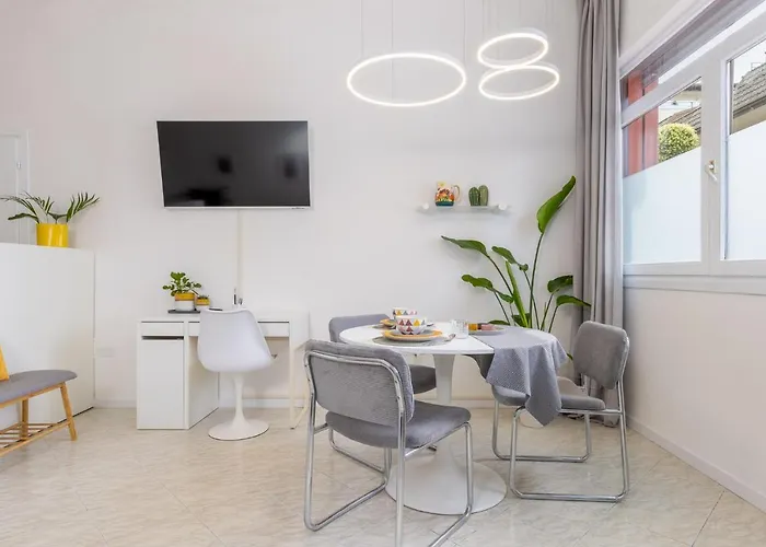 Homestwenty3 - Eleven *