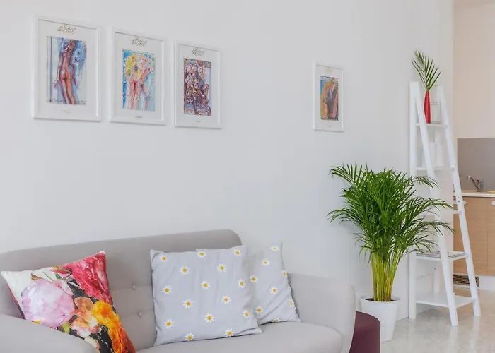 Homestwenty3 - Eleven